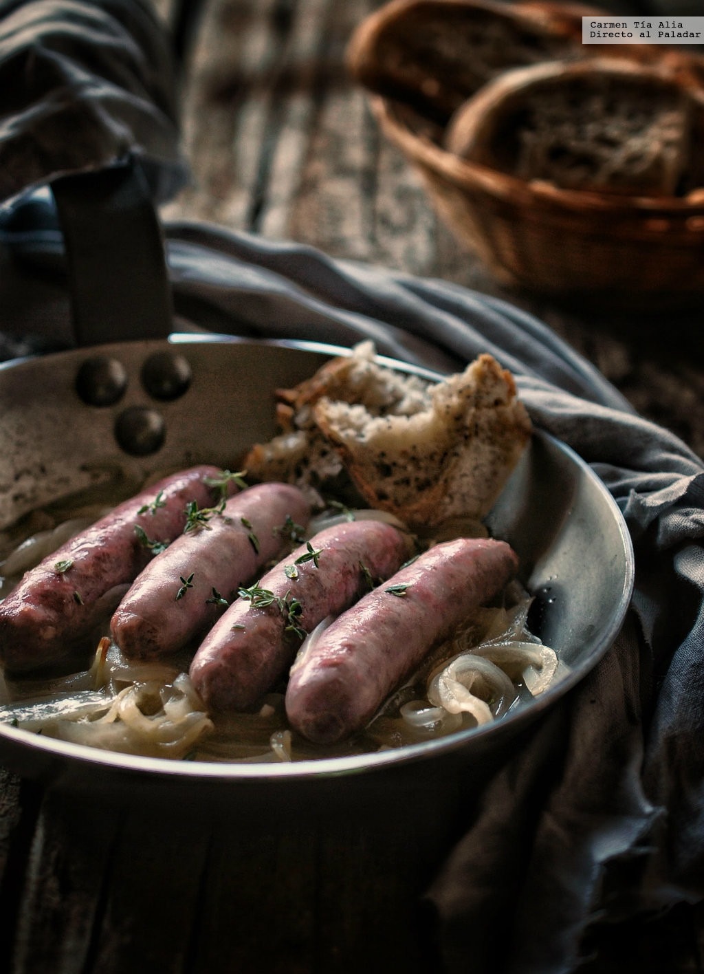 Sausages in wine